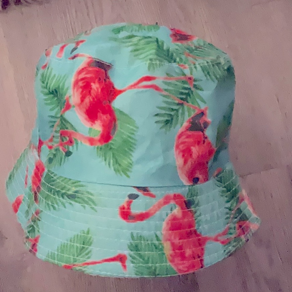 Flamingo bucket hat